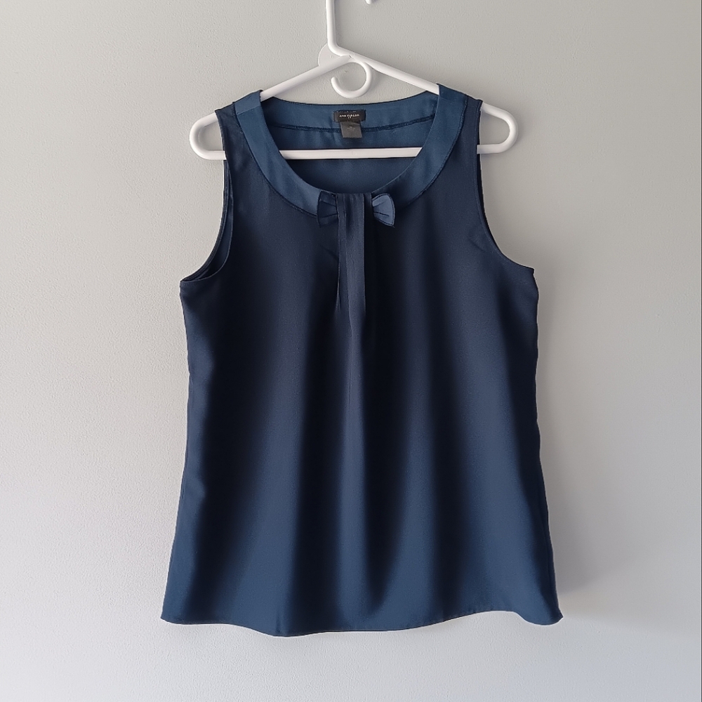 Ann Taylor Sleeveless Blouse Bow Tie Relaxed Fit Professional Blue Medium